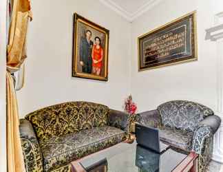 Lobi 2 SPOT ON 90748 Guest House Bu Dedeh F82 Alamanda Dago