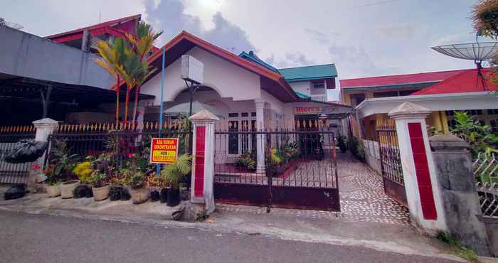 Exterior Iren's Homestay