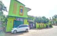 Bangunan 3 SPOT ON 90760 Homestay Al Madina Syariah