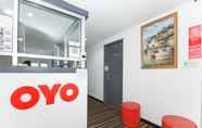 Lobi 4 SUPER OYO 90345 Tm Hotel