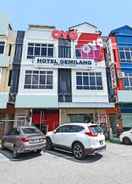 EXTERIOR_BUILDING SUPER OYO 90364 Hotel Gemilang