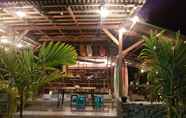 Quầy bar, cafe và phòng lounge 5 Amban Beach House