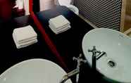 Toilet Kamar 4 Amban Beach House