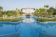 Swimming Pool La Saveur de Hoa Binh Resort