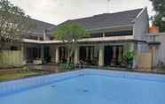 Kolam Renang 6 Anugerah Villa & Resort Linggarjati