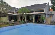 Swimming Pool 6 Anugerah Villa & Resort Linggarjati