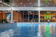 Hồ bơi Apec Mandala Hotel & Suite Bac Giang
