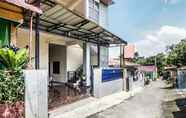 Luar Bangunan 4 OYO 90785 Mutiara Guest House