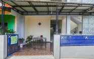 ภายนอกอาคาร 3 OYO 90785 Mutiara Guest House