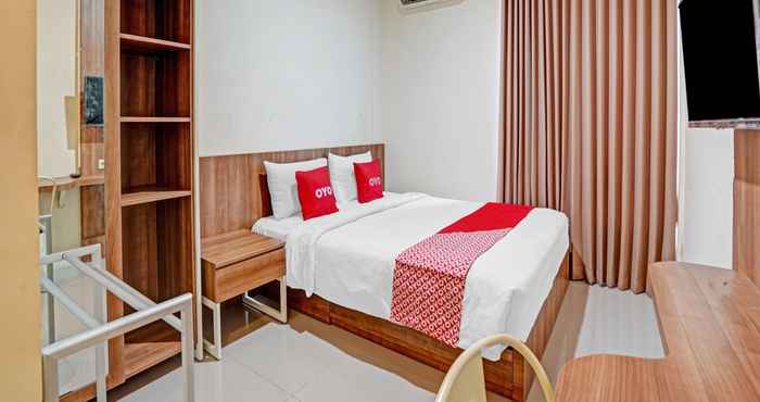 Bedroom OYO 90794 Kostel Bunda Waru Syariah