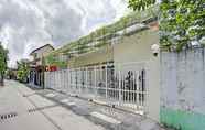 Exterior 2 OYO 90804 Oma Uti Homestay Syariah