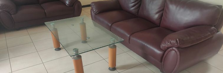 Lobby OYO 90806 Cc3 Residences Family