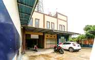 Bangunan 4 OYO 90825 Hotel Lizha 2