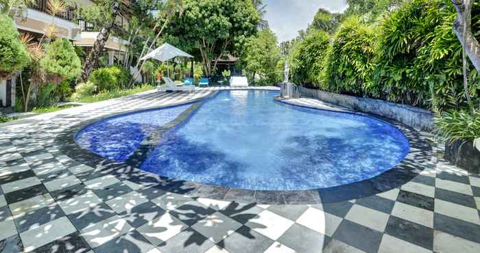 Swimming Pool Collection O 90808 Kubu Carik Seminyak