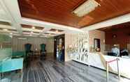 Lobby 6 Front One Hotel Sragen 