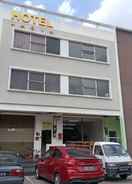 EXTERIOR_BUILDING SUPER OYO 90380 Hotel Jasin