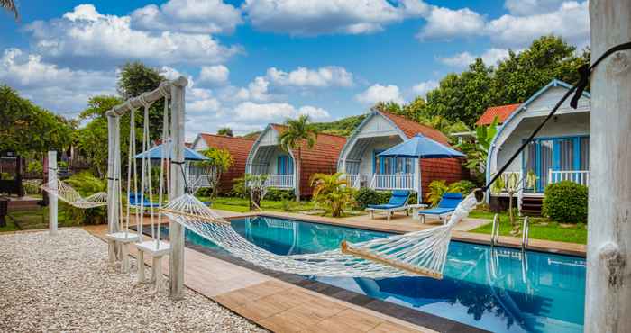 Kolam Renang Megaland Bungalow Penida