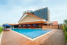 수영장 Hotel Metland Smara Kertajati By Horison