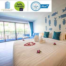 Bedroom 1 Golden Paradise Hotel, カロンビーチプールヴィラ ホテル