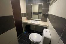 客房浴室 OYO 90411 Perdana Hotel Labuan