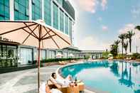 Kolam Renang Songlam Waterfront Hotel