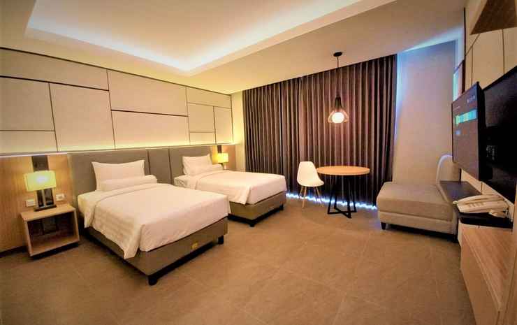 Front One King Tuban Lampung Selatan - Junior Suite Twin