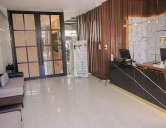 Lobby 2 Front One King Tuban