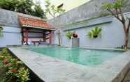 Kolam Renang 7 Omah Condro Homestay By The Grand Java