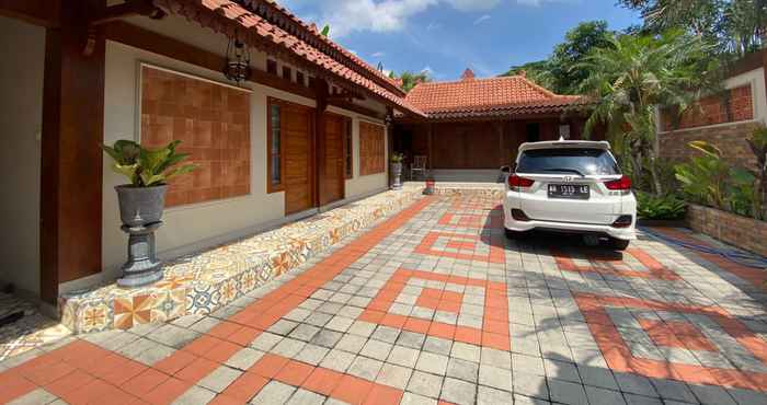 Exterior Omah Perengkembang