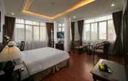 Phòng ngủ 4 Halais Hotel