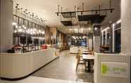 Bar, Kafe dan Lounge 3 favehotel Pamanukan