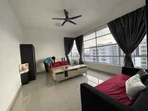 Lobi 4 OYO Home 90421 Suriamas Suites Condominum 2