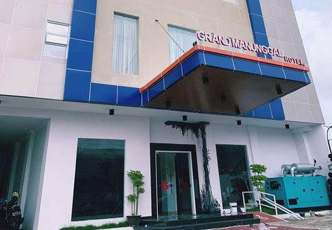 Exterior Grand Manunggal Hotel