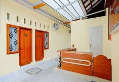 Lobby 7 OYO 90833 Dewanti Syariah Homestay
