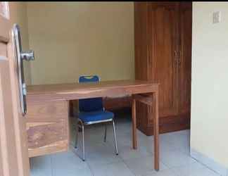 Lobi 2 OYO 90844 Guesthouse Parung Asri Syariah