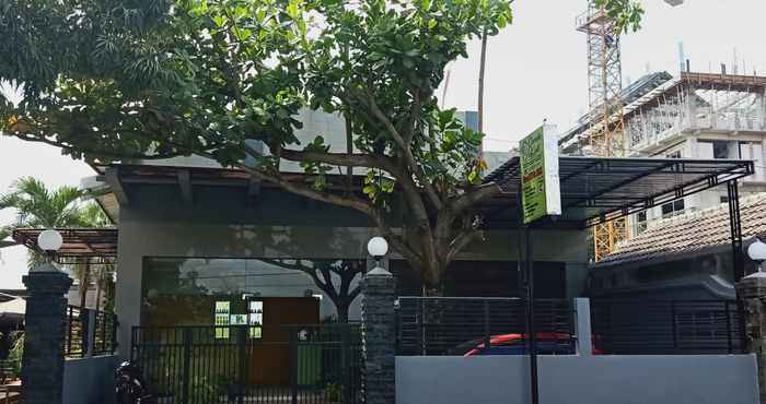 Bangunan OYO 90863 Omah Kost Syariah