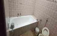 In-room Bathroom 5 Wahyu Utomo Syariah