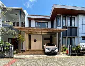 Exterior 2 AW HOMESTAY