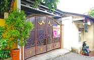 Exterior 4 OYO 90846 Guesthouse Bintaro Asri Syariah