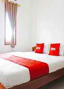 BEDROOM OYO 90846 Guesthouse Bintaro Asri Syariah