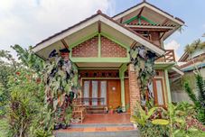 ภายนอกอาคาร OYO Homes 90849 Cibeunying Homestay Cibodas Maribaya