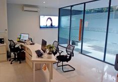 Lobby 7 LeGreen Suite Sudirman