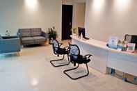 Lobi LeGreen Suite Sudirman