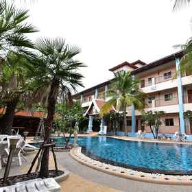 Swimming Pool1Ampan Resort & Apartment,หมู่บ้านเพชรกาญจนา飯店