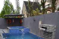 Swimming Pool Villa Kota Bunga Tucsan Puncak by Nimmala