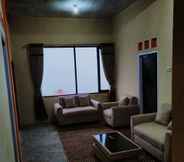 Lobby 2 Homestay Sikunir Dieng