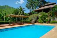 Swimming Pool The Hub Erawan Resort