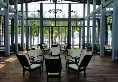 Lobi Umang Beach Club