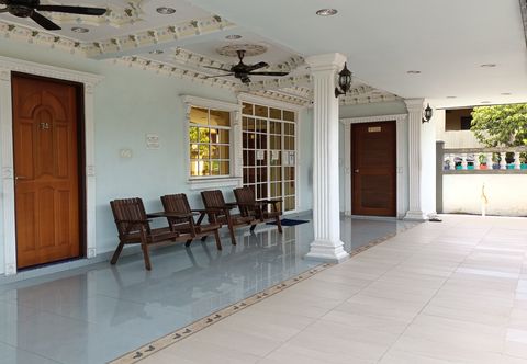 Bangunan OYO Home 90416 Exclusuites