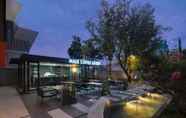 Bar, Kafe, dan Lounge 2 Nindya Biodistrict Hotel